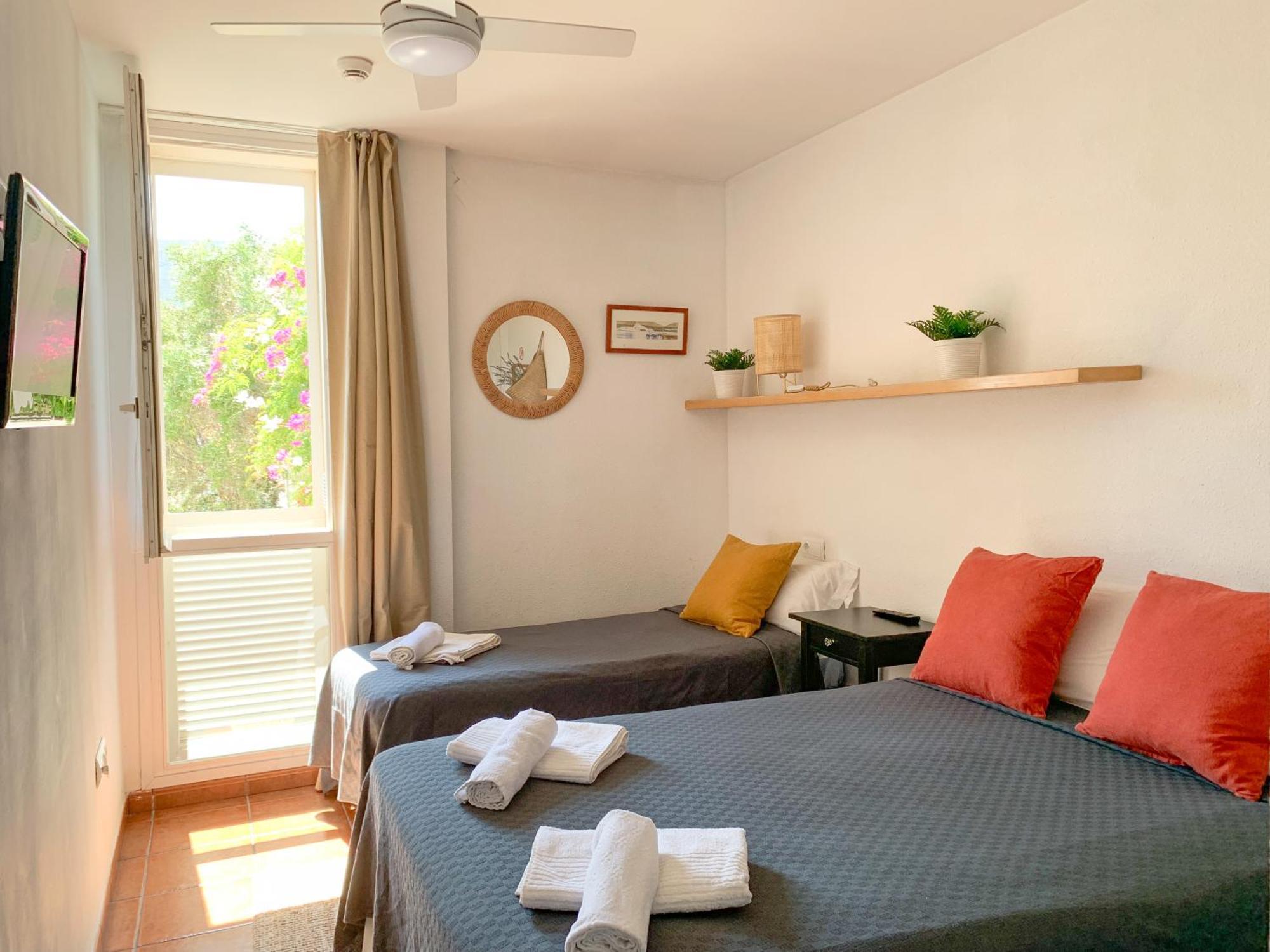 Habitacion Centrica Con Aire Acondicionado Bano Privado Nevera กาดาเกส ภายนอก รูปภาพ